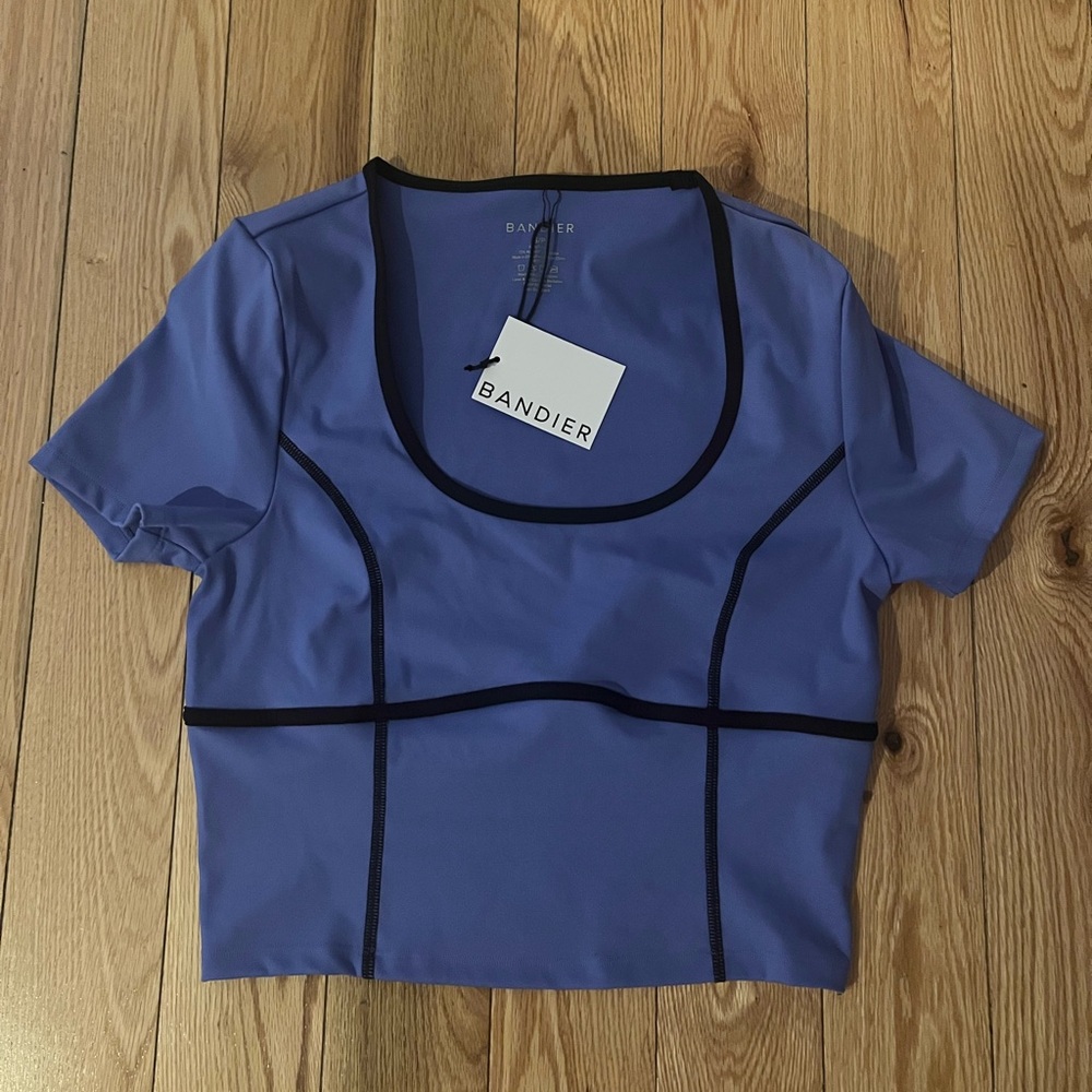 Bandier Contrast-Seamed Crop Top Sport Bra Women Short Sleeve Activewear Blue